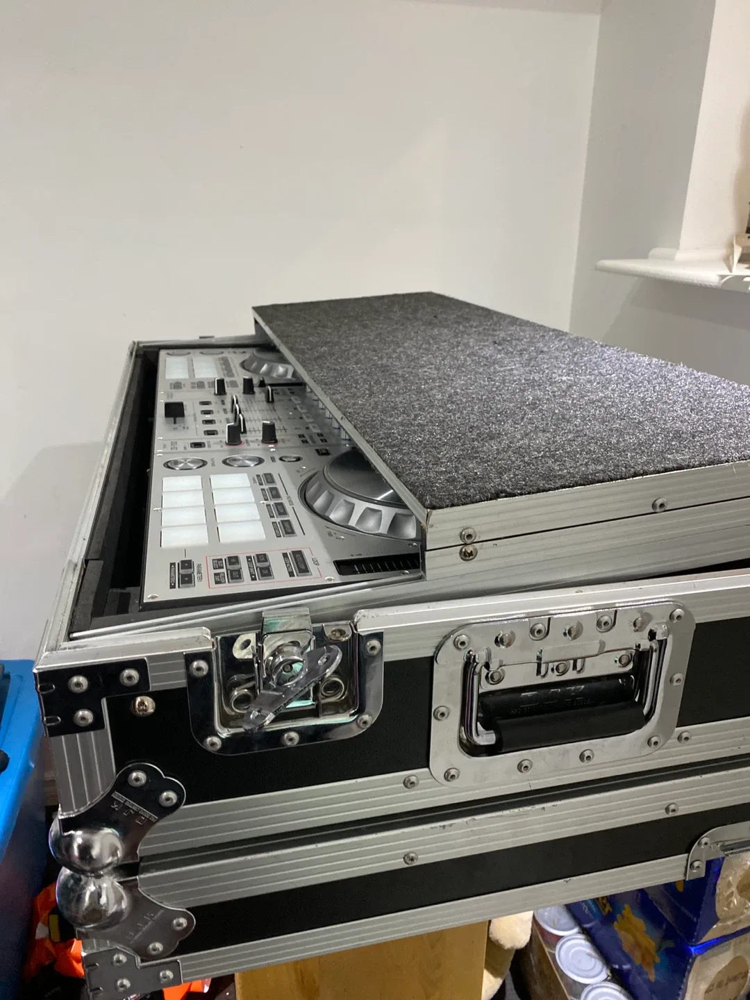 Limited edition DDJ-SZ Professional DJ Controller  & Case image indicator(5)