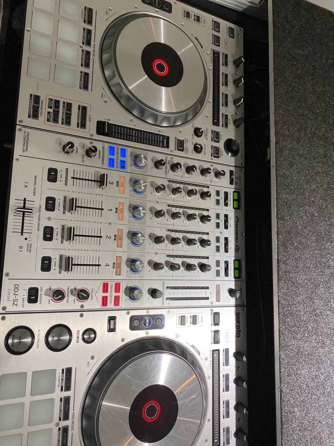 Limited edition DDJ-SZ Professional DJ Controller  & Case image indicator(2)
