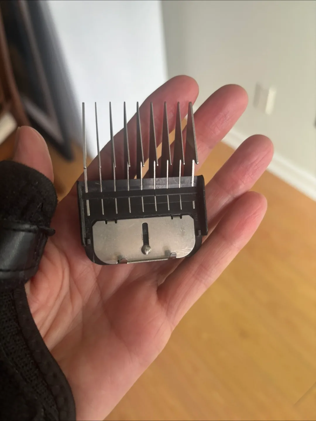 Wahl Clipper Attachment Combs - Sizes 0 & 1 image indicator(5)