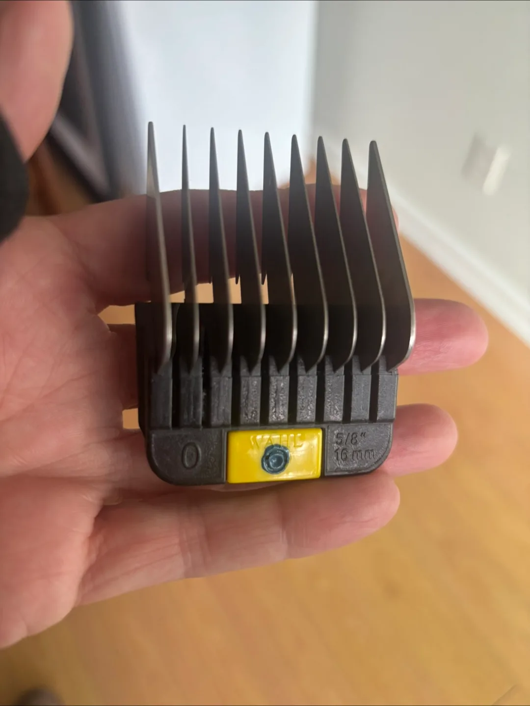 Wahl Clipper Attachment Combs - Sizes 0 & 1 image indicator(2)