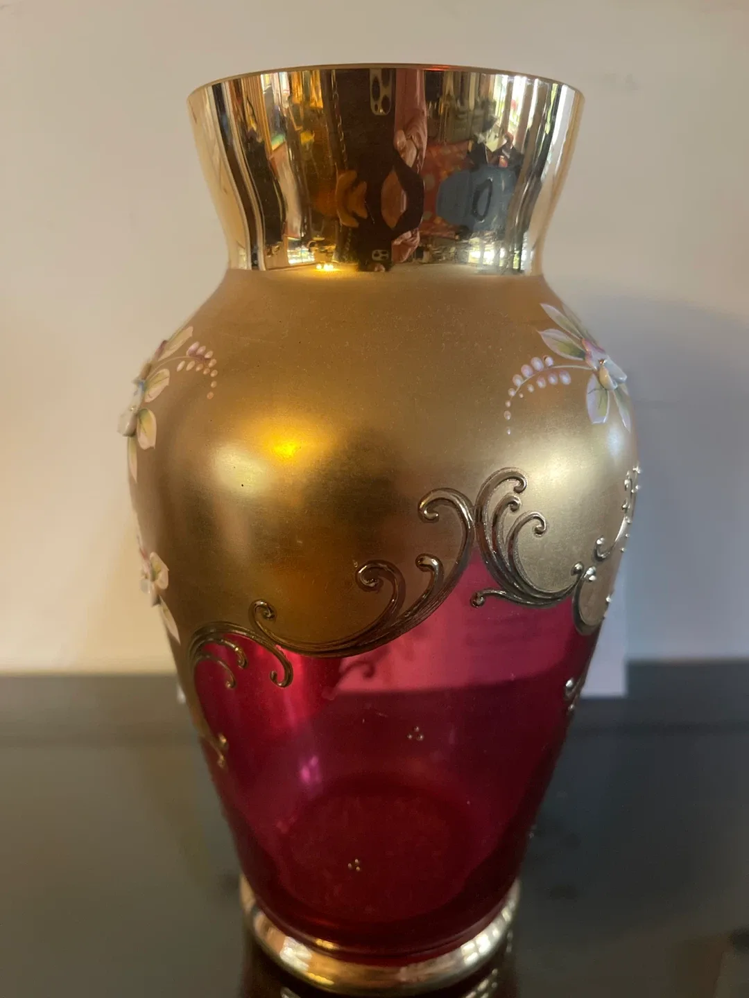 Gold & Red Decorative Vase image indicator(2)
