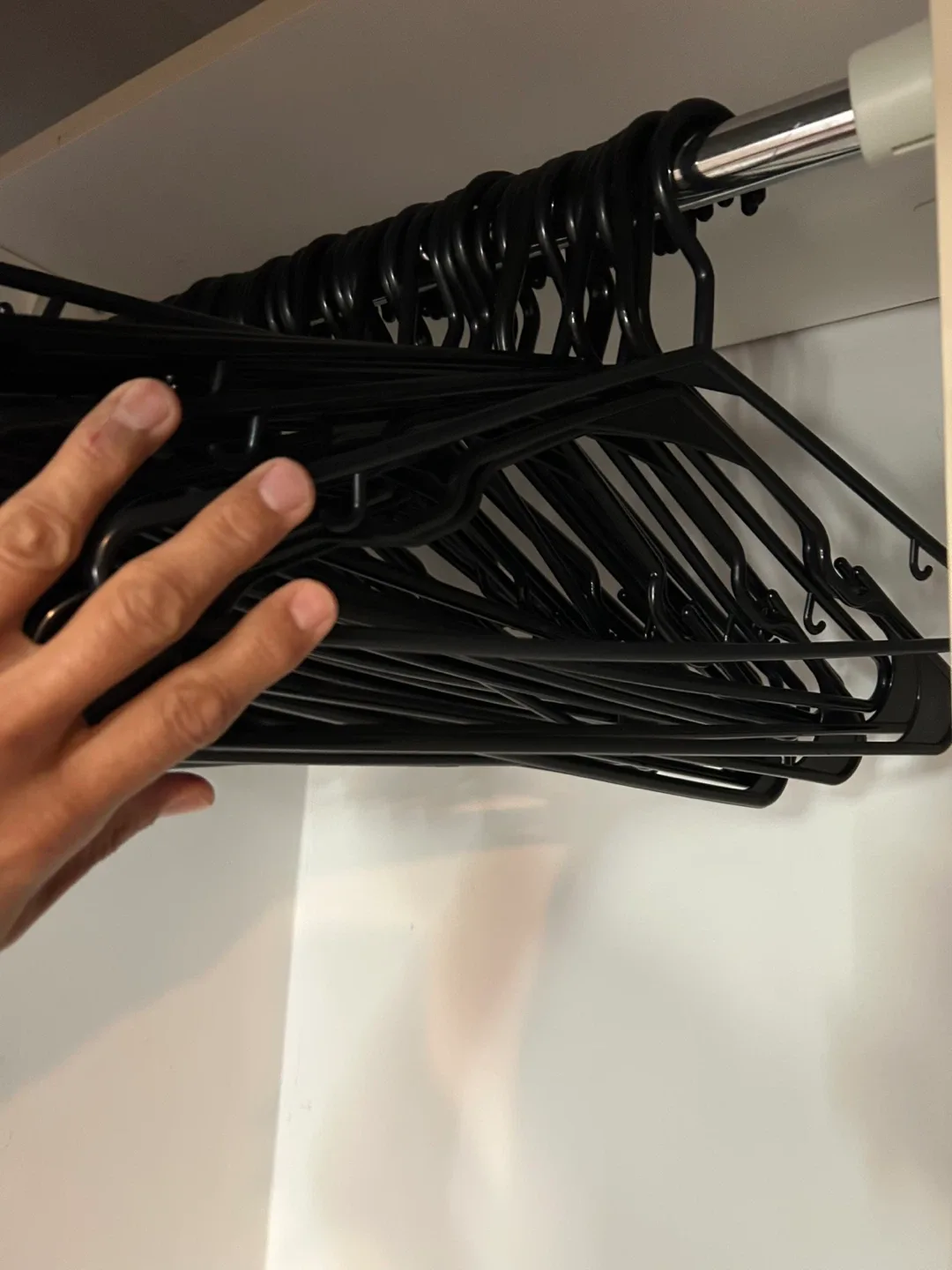 Black Plastic Clothes Hangers image indicator(2)