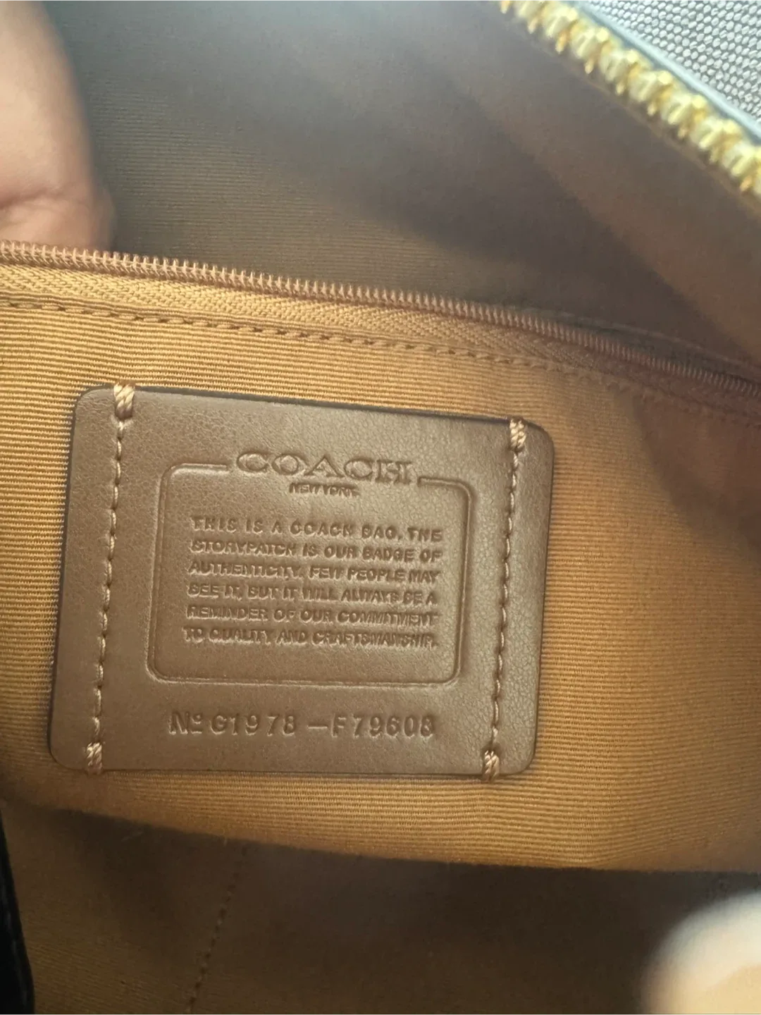 Coach Beige Tote Bag - Excellent Condition image indicator(3)