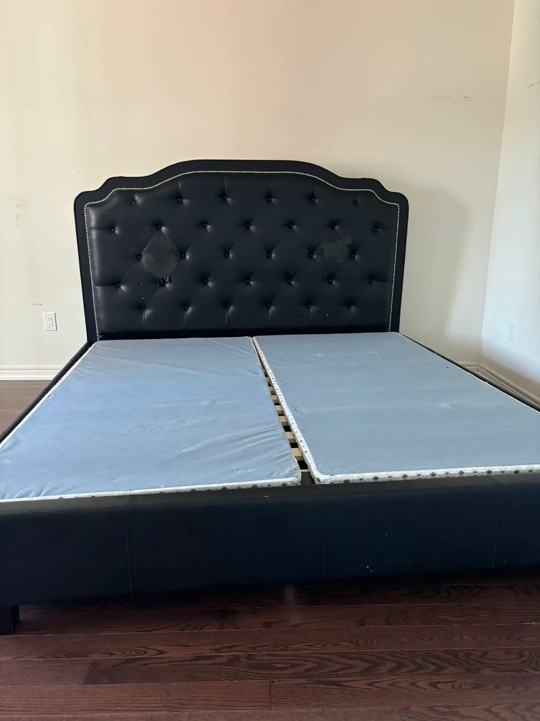 Black Tufted King Bed Frame image indicator(2)