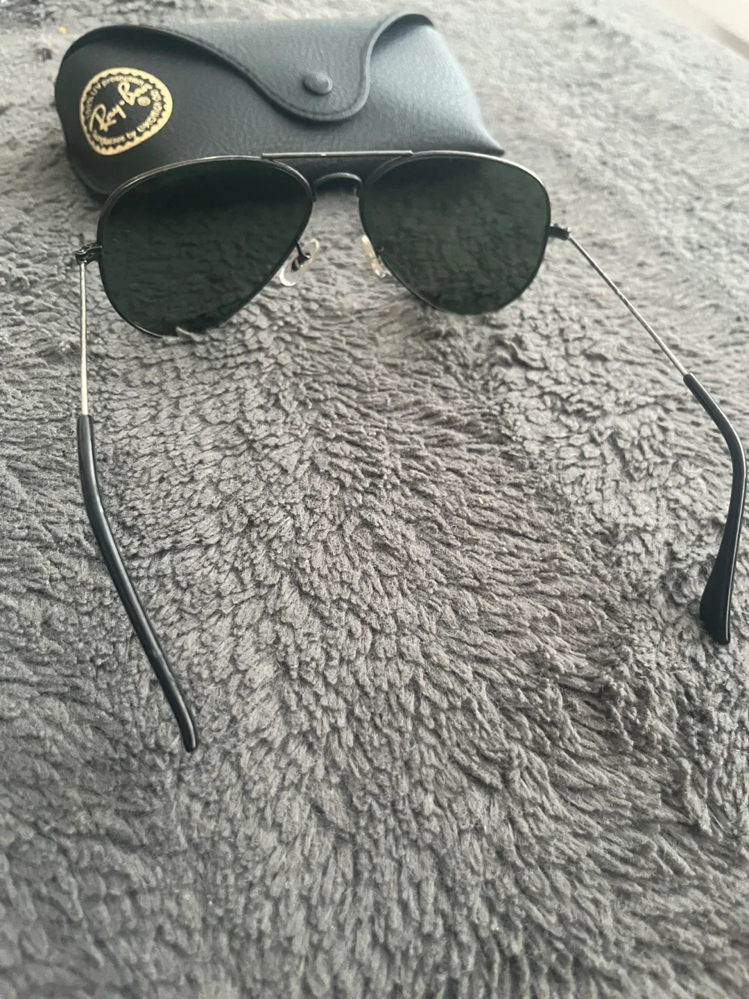 Ray-Ban Sunglasses with Case image indicator(4)