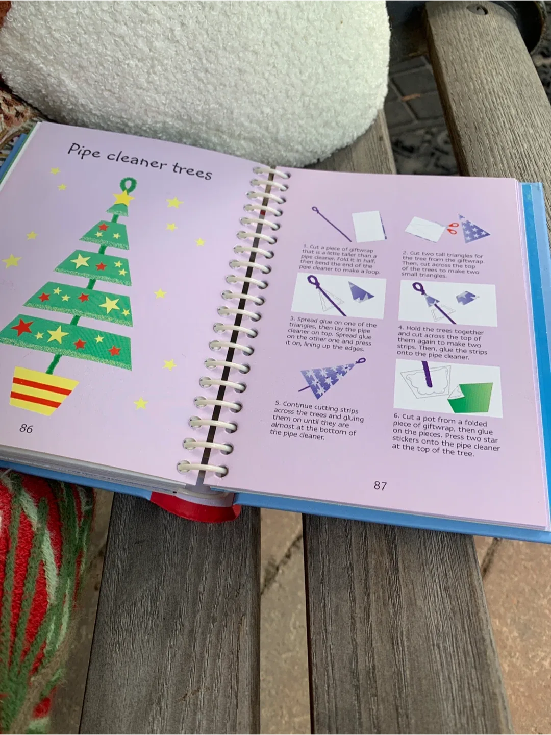 50 Christmas Things to Make and Do book🥕 image indicator(5)