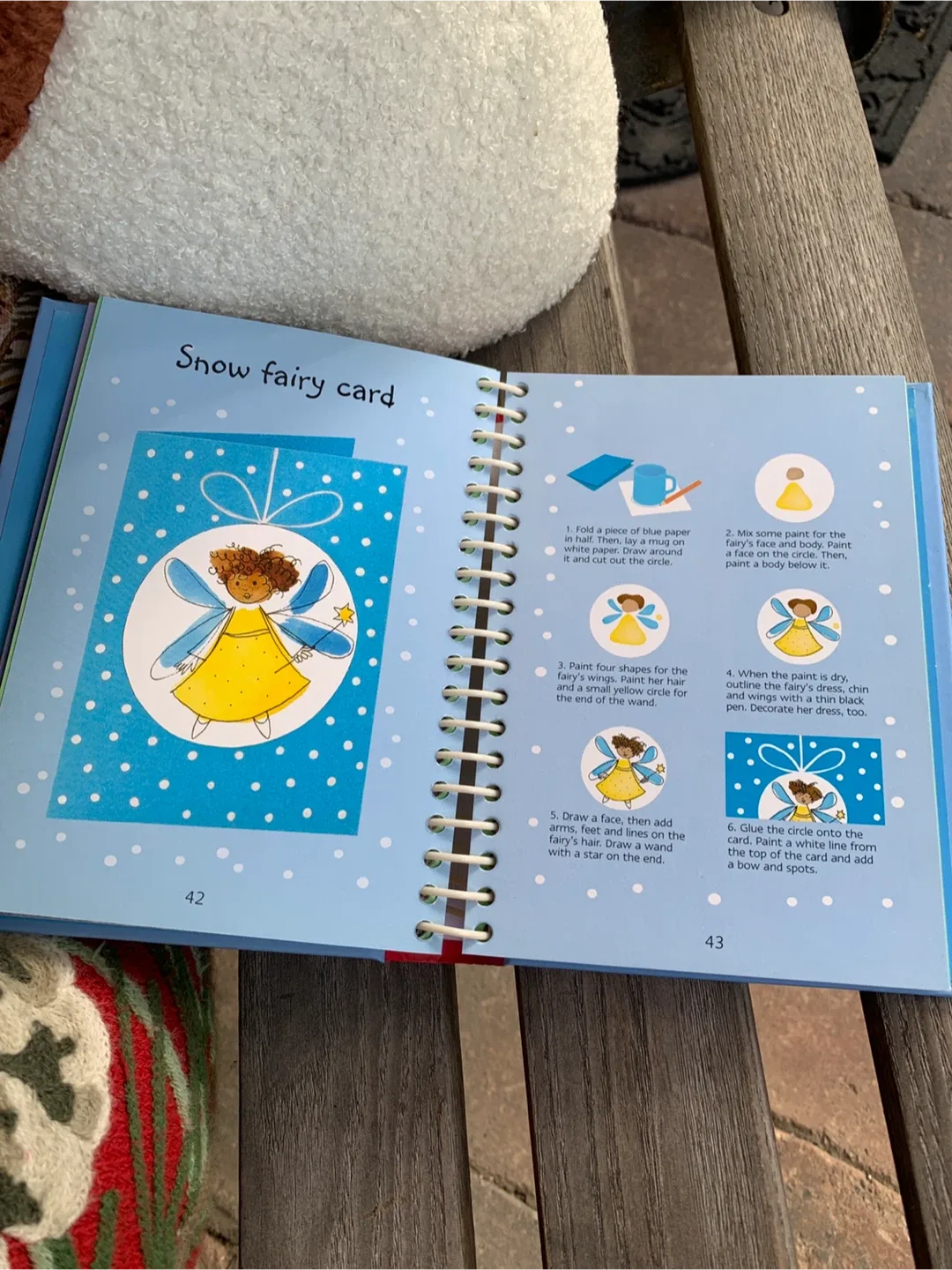 50 Christmas Things to Make and Do book🥕 image indicator(2)