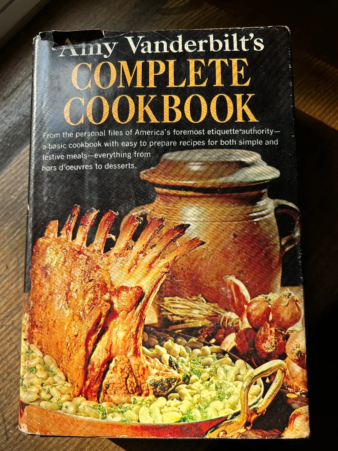 $7  Vintage 1961 AMY VANDERBILT'S COMPLETE COOKBOOK MCM Warhol thumbnail