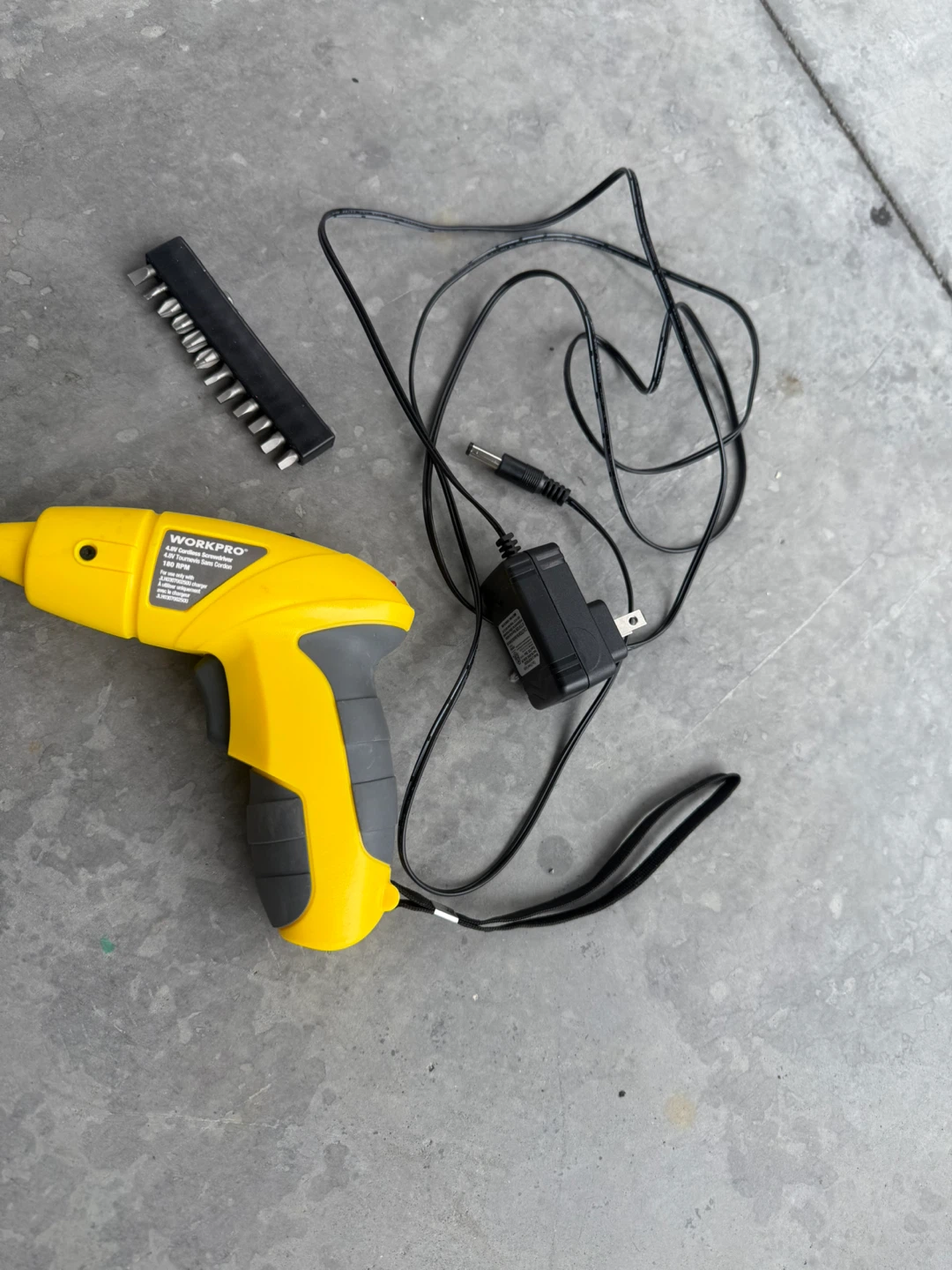 Workpro Cordless Screwdriver w/ Charger & Bits - photo 3
