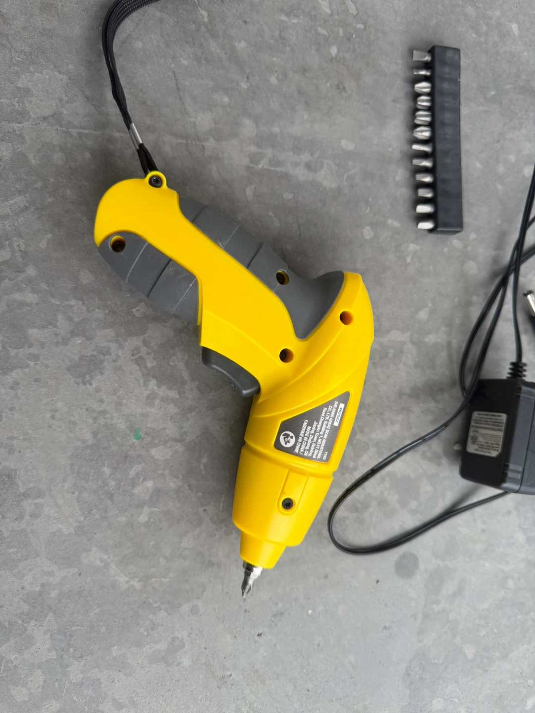 Workpro Cordless Screwdriver w/ Charger & Bits - photo 2