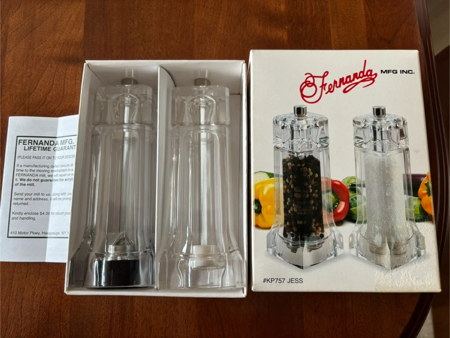 New Fernanda Acrylic Salt & Pepper Mills 🥕 image indicator(2)