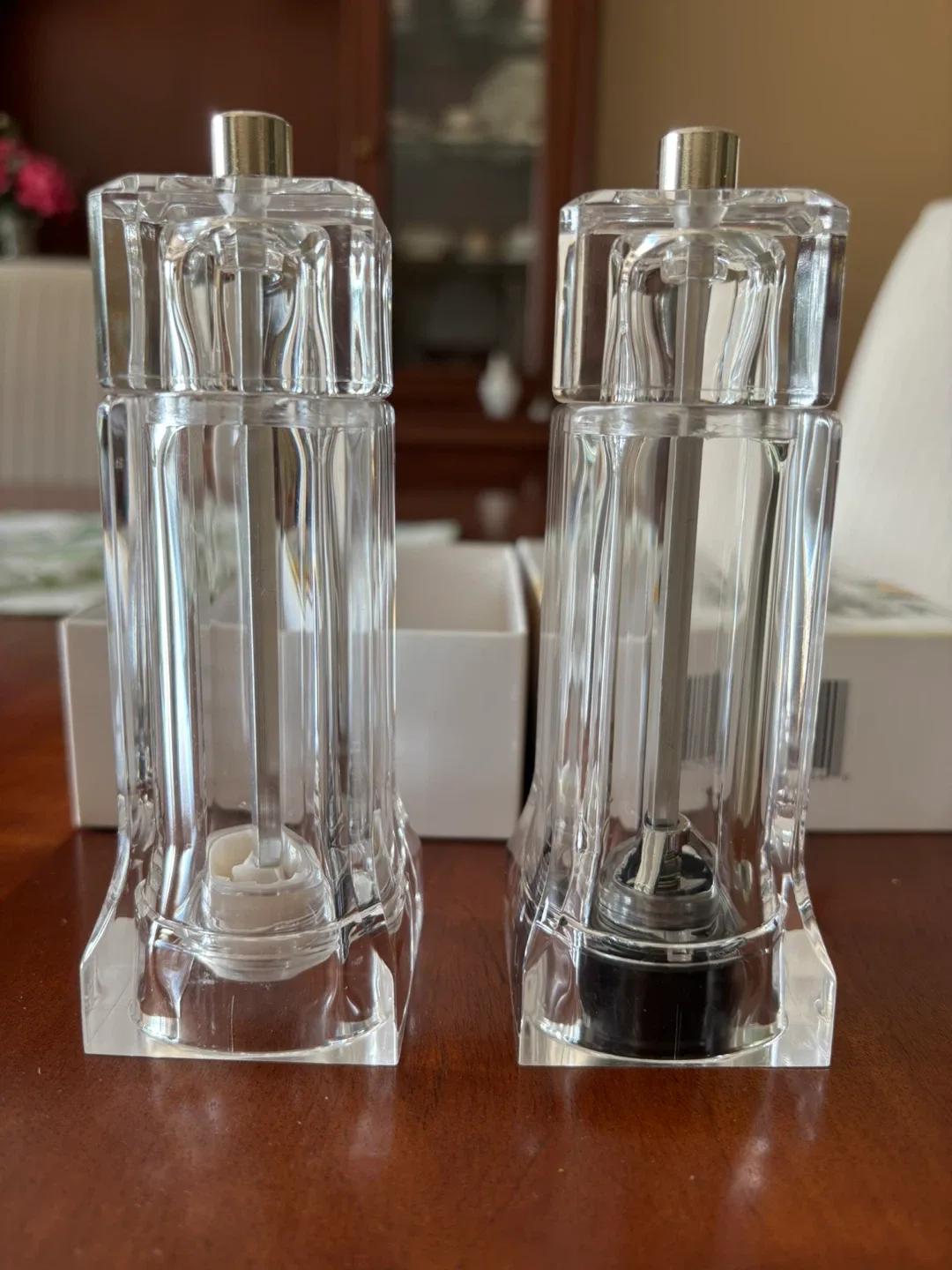 New Fernanda Acrylic Salt & Pepper Mills 🥕 image indicator(3)