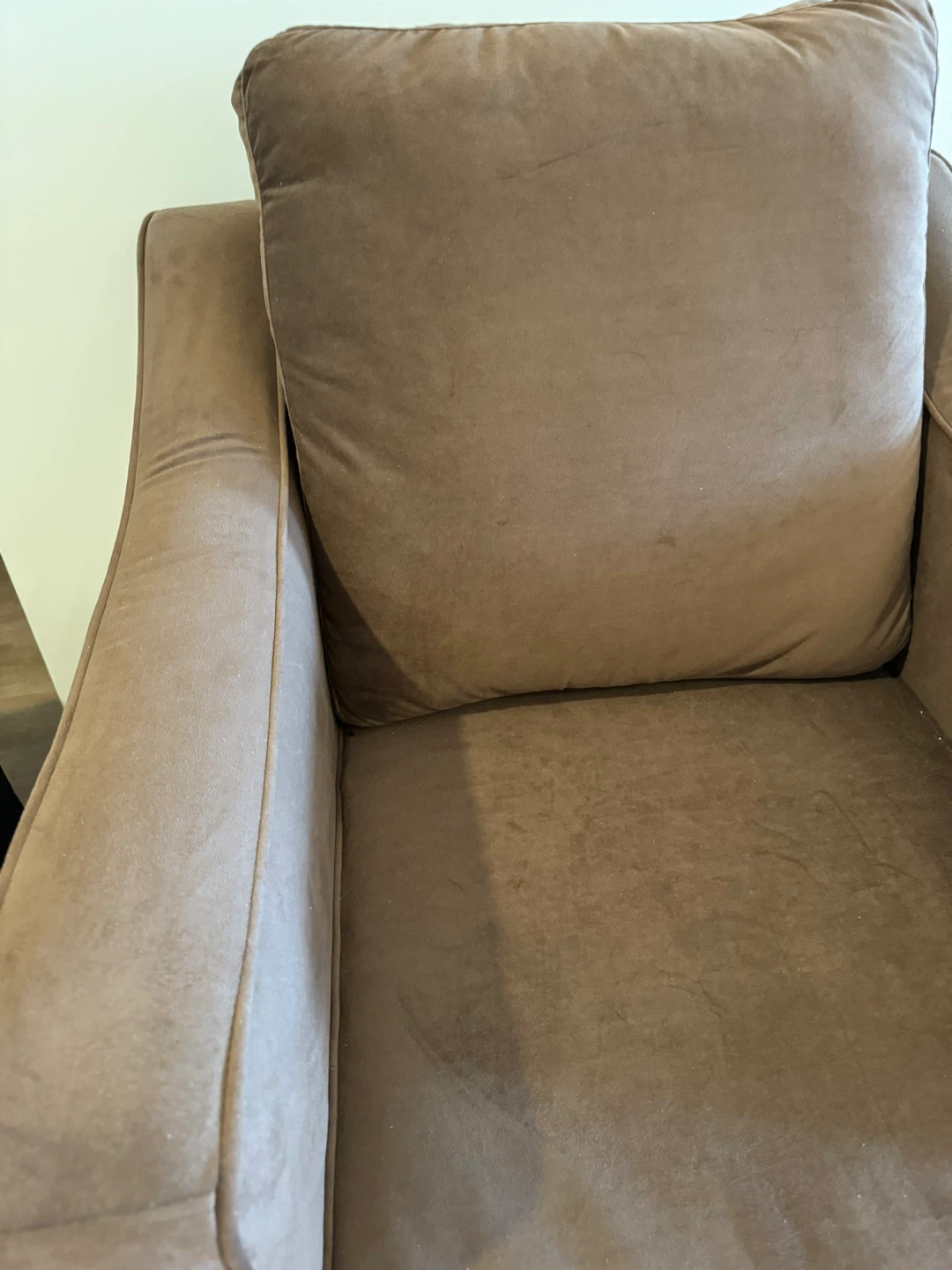 Brown Armchair - photo 4