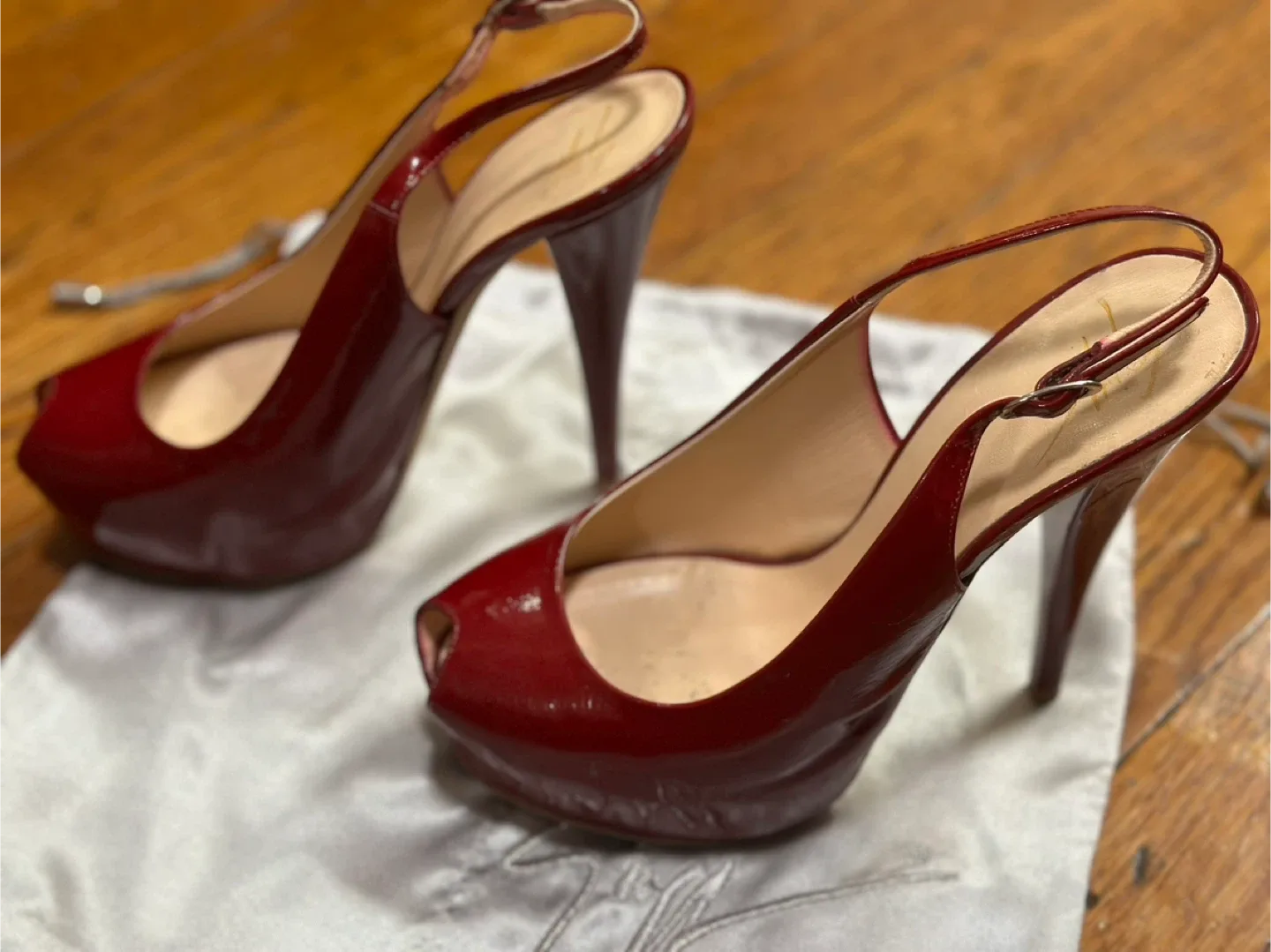 Giuseppe Zanotti Red Patent Leather Slingback Heels image indicator(3)