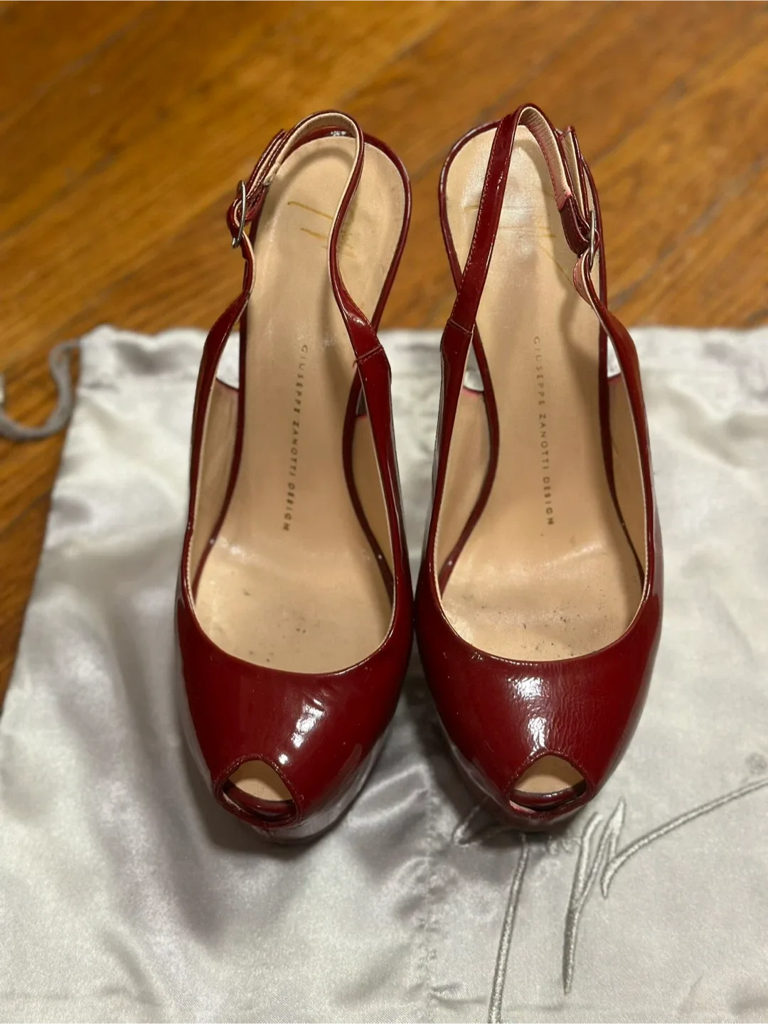 Giuseppe Zanotti Red Patent Leather Slingback Heels image indicator(2)