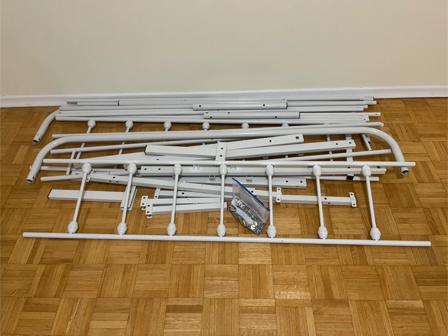 White Metal Bed Frame - Queen Size - photo 4