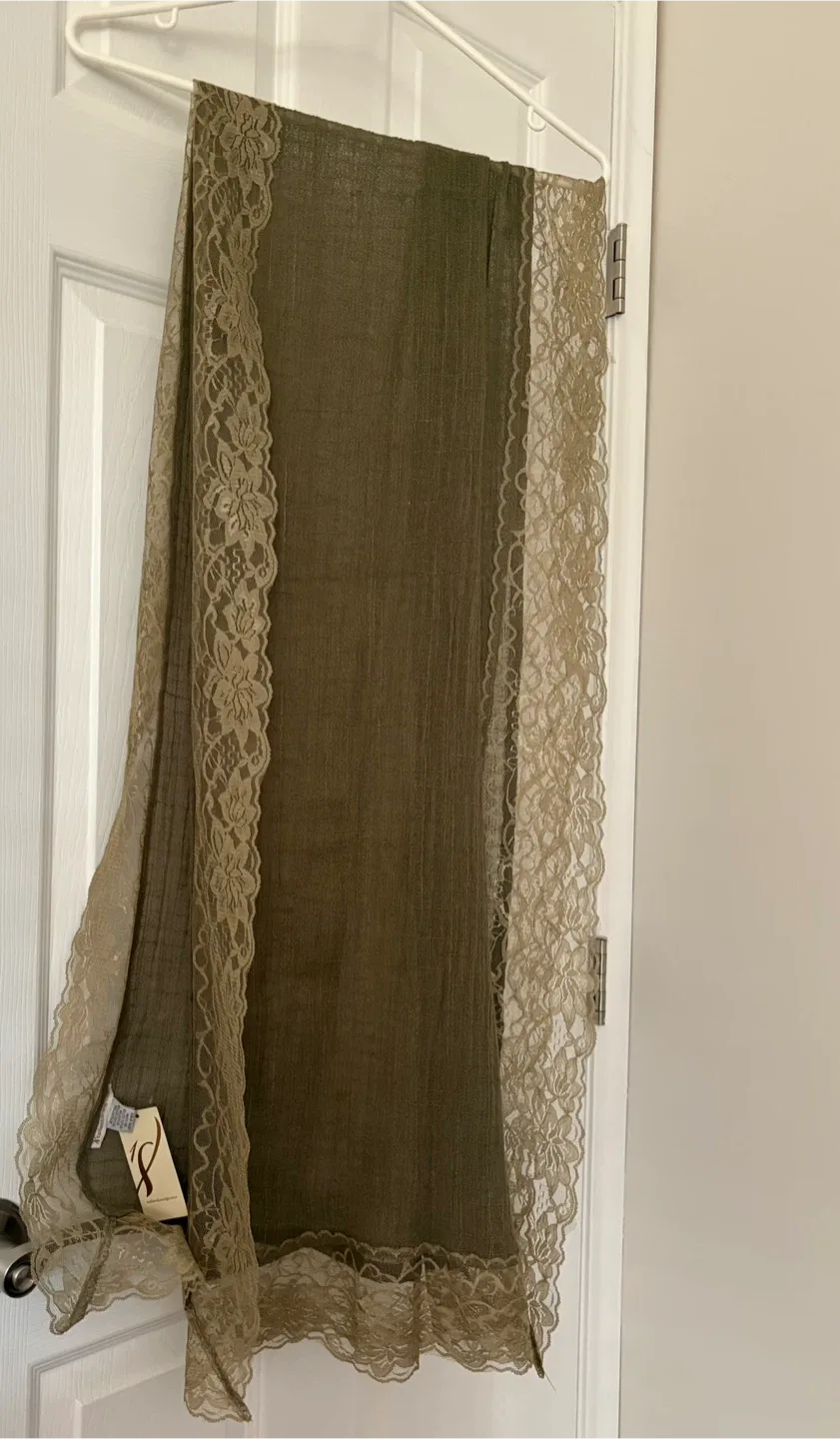 Two scarves / shawls image indicator(2)