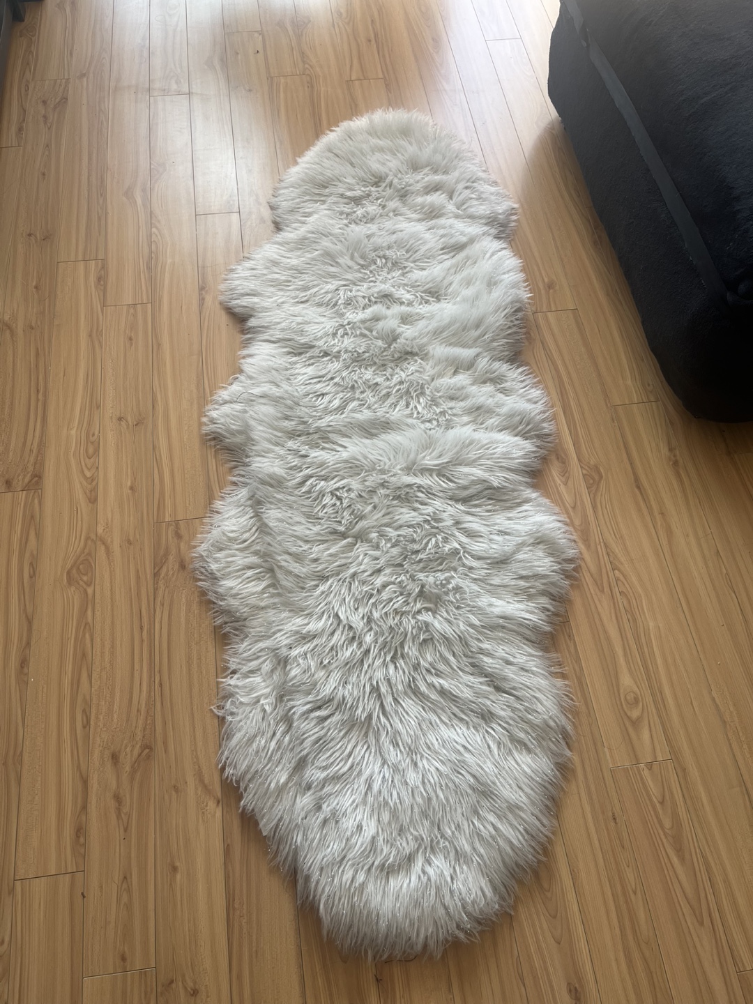 White Faux Sheepskin Rug - photo 3