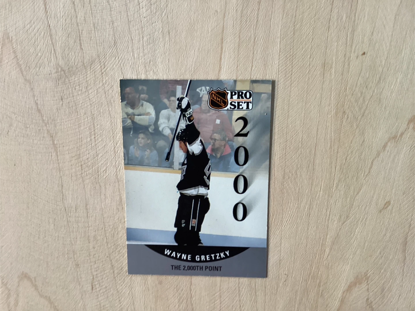 1990-91 NHL PRO SET WAYNE GRETZKY 2000 Points Card #703 ! - photo 3