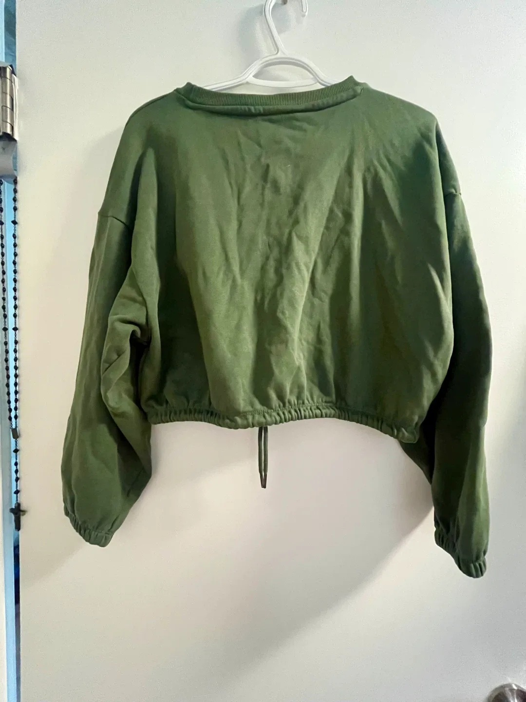 Zudio Olive Green Cropped Sweatshirt - Size M image indicator(4)
