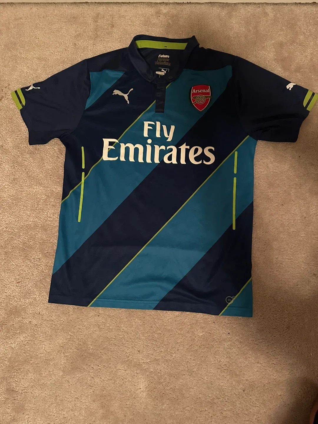 Arsenal Soccer Jersey thumbnail