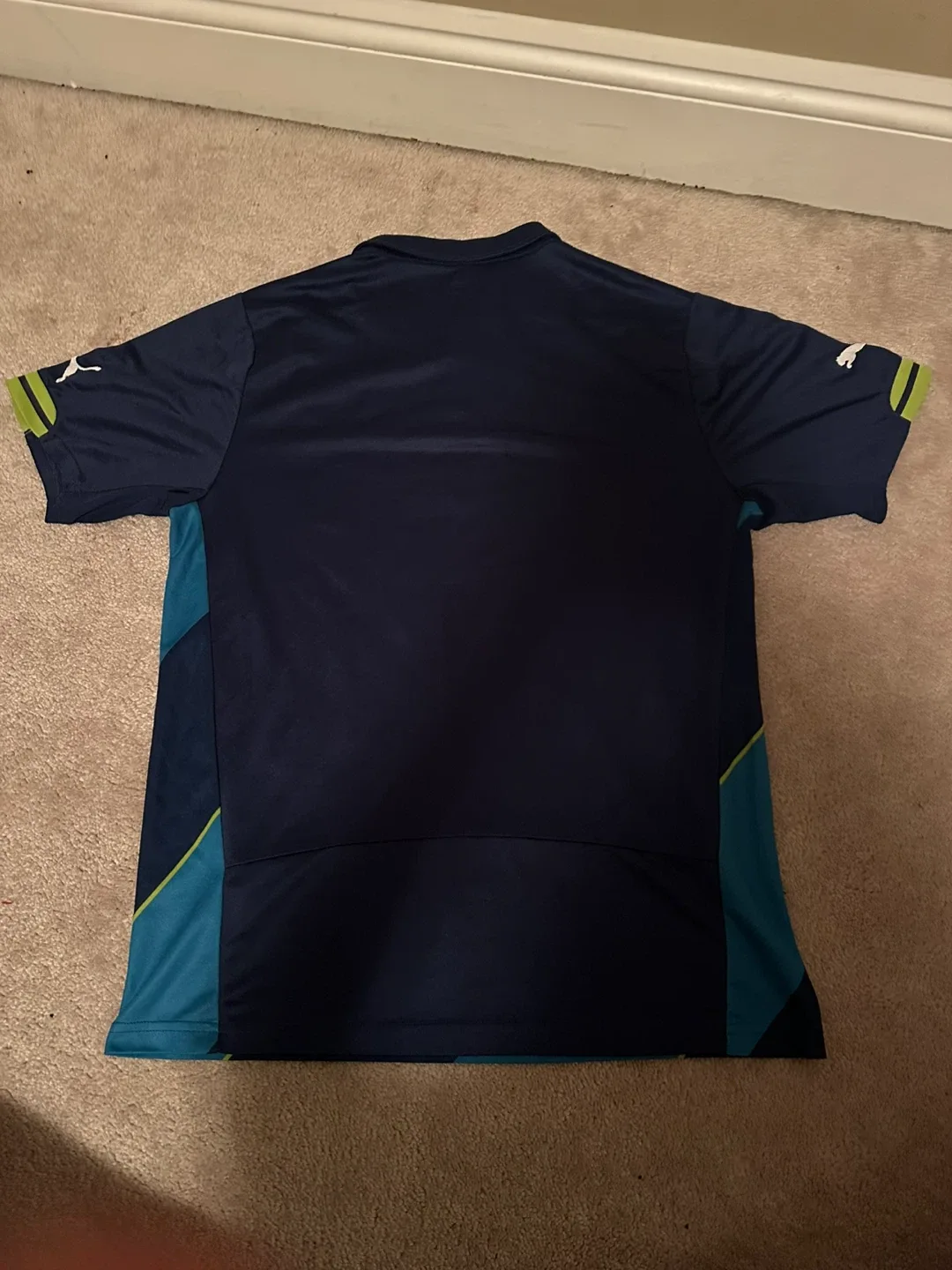 Arsenal Soccer Jersey image indicator(2)