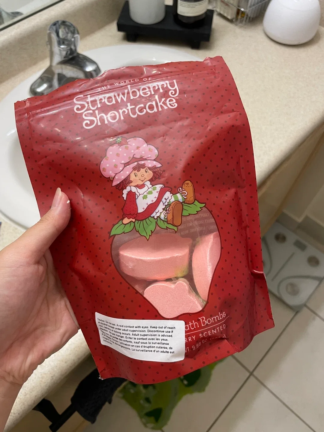 Strawberry shortcake bath bombs (5 pc) thumbnail