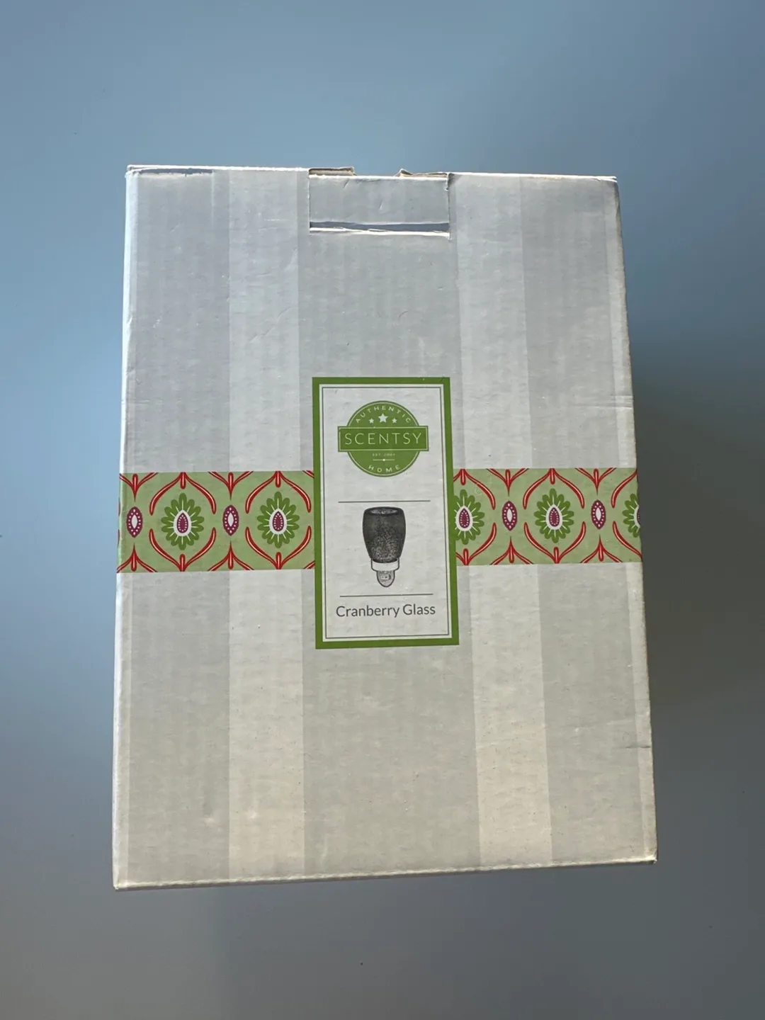 Scentsy Cranberry Wax Warmer, New in Box thumbnail