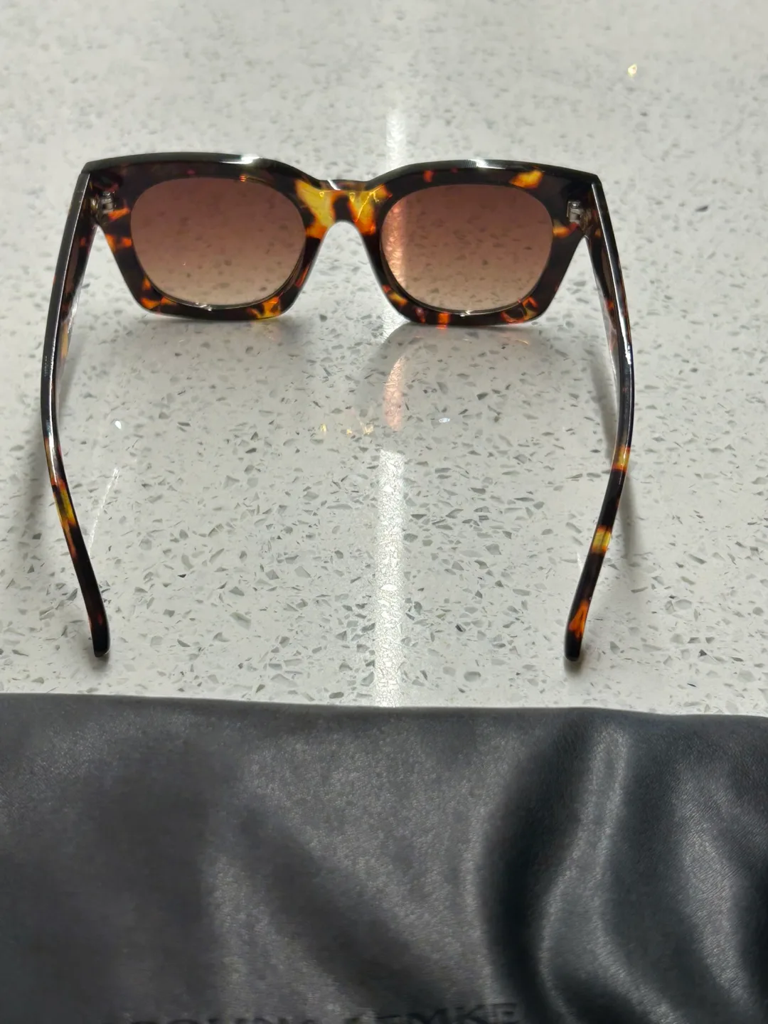 Carolina Lemke Sunglasses with Case image indicator(4)