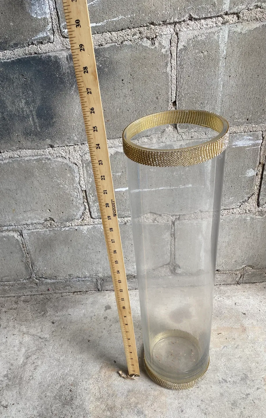 Tall Clear Vase with Gold Trim image indicator(5)
