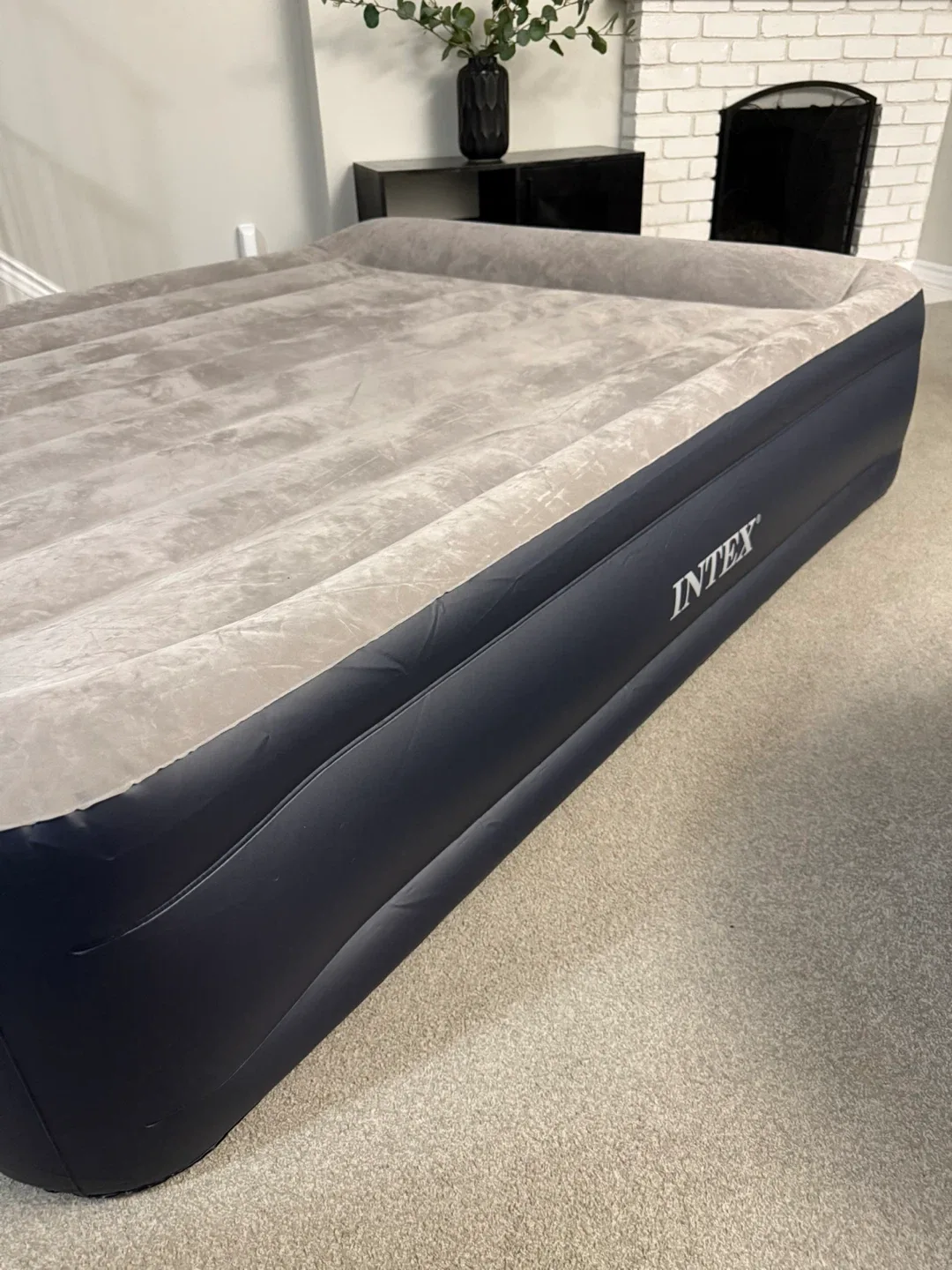 NEW Queen Self-Inflatable 16 1/2” Height Mattress image indicator(3)