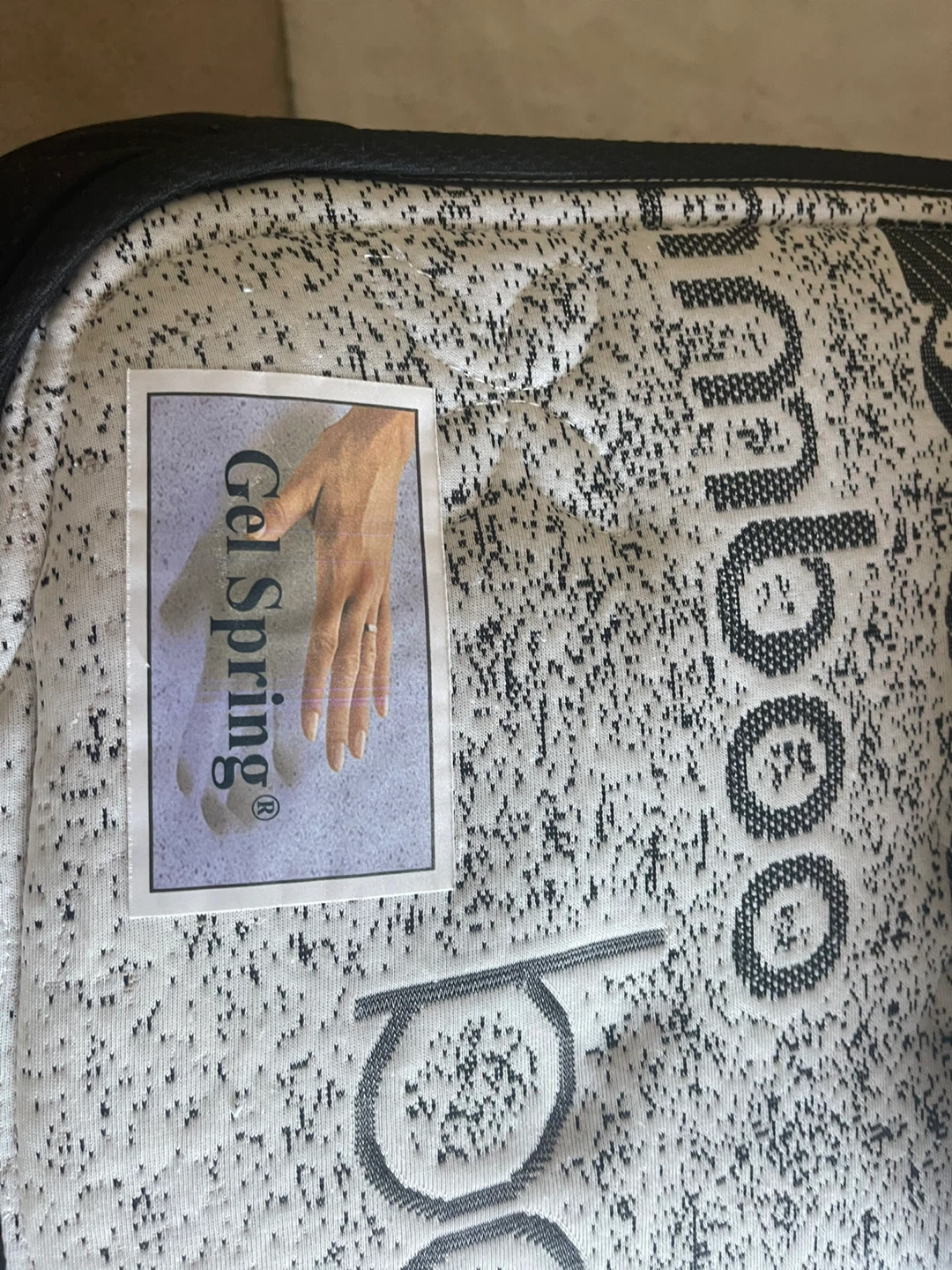 Queen mattress and boxspring - photo 4