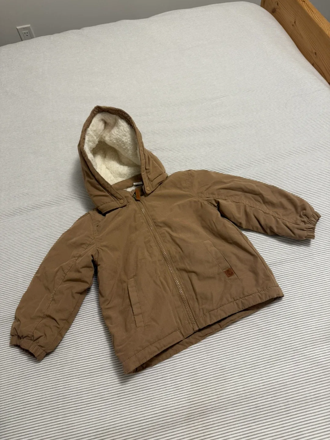 Size 2T toddler H&M jacket thumbnail