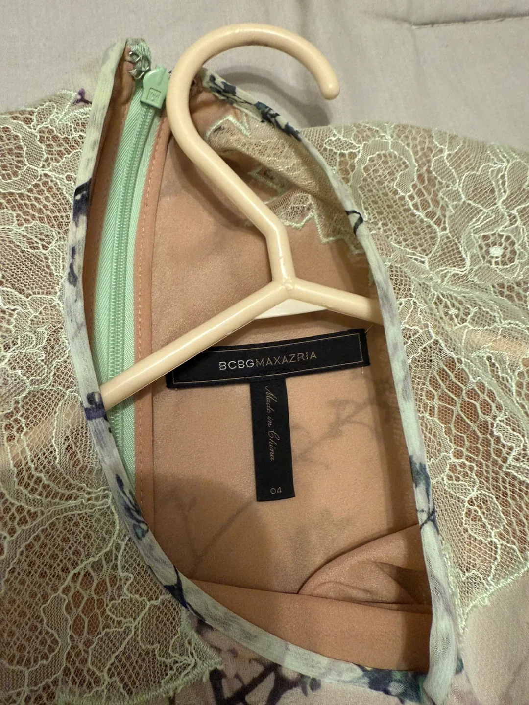 BCBGMAXAZRIA Dress - Size 4 image indicator(3)