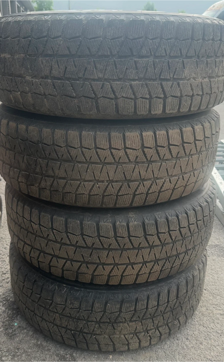 Bridgestone Blizzak WS80 Winter Tires 235/65R17