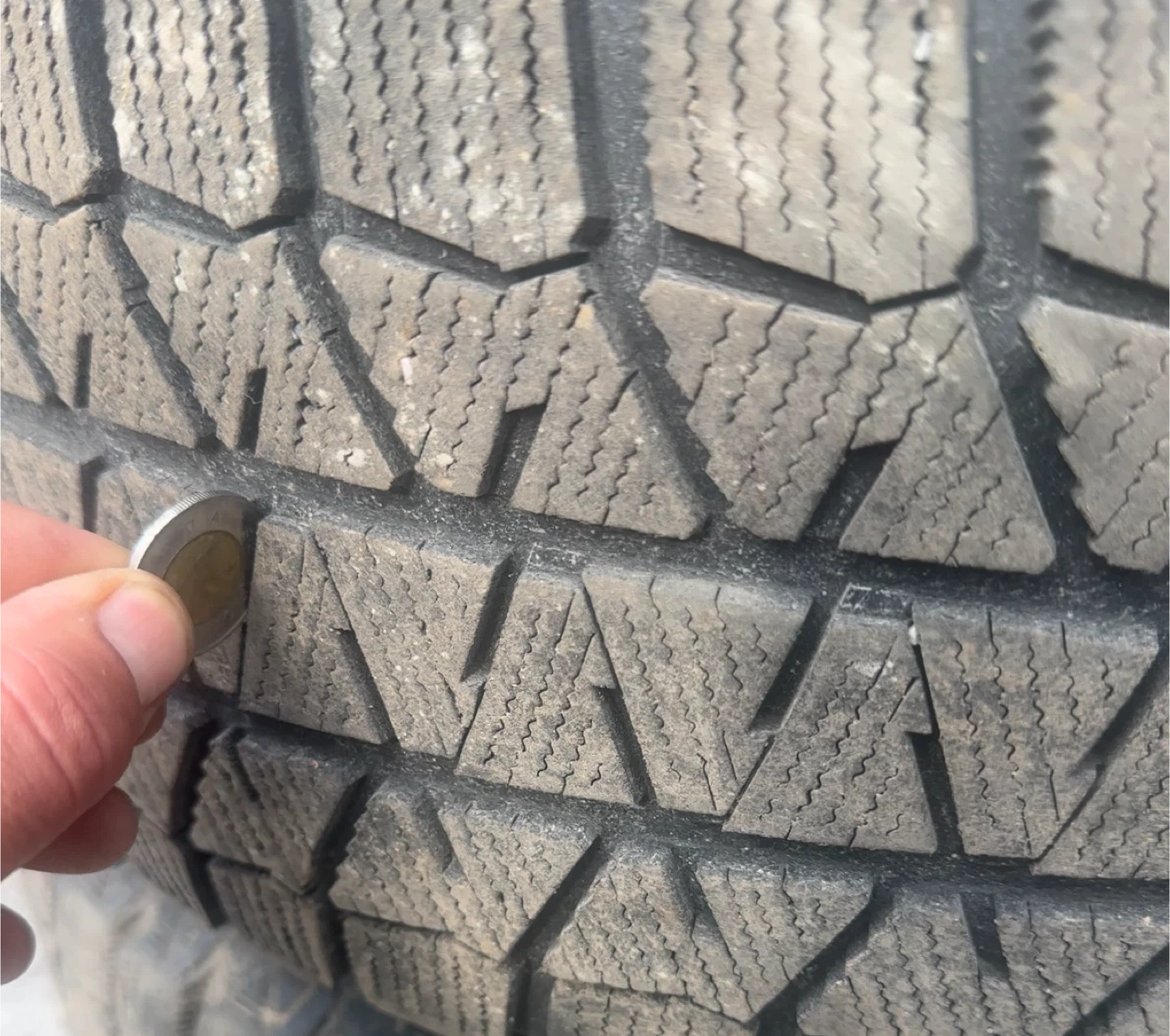 Bridgestone Blizzak WS80 Winter Tires 235/65R17 - photo 3