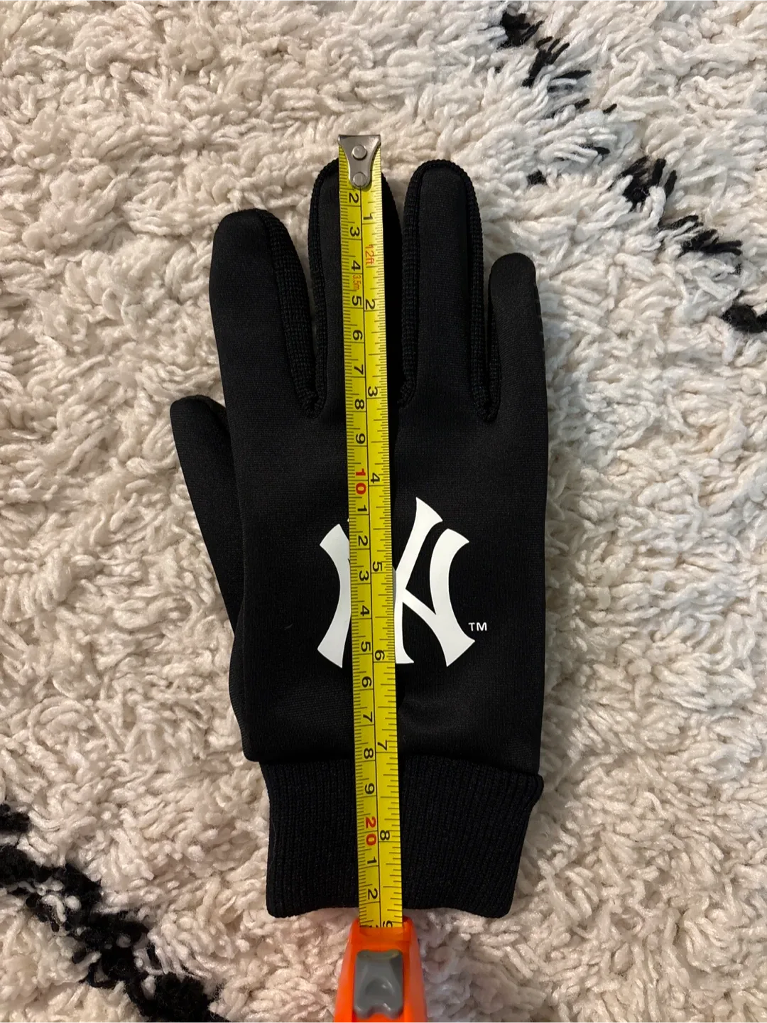 New York Yankees Black Gloves image indicator(6)