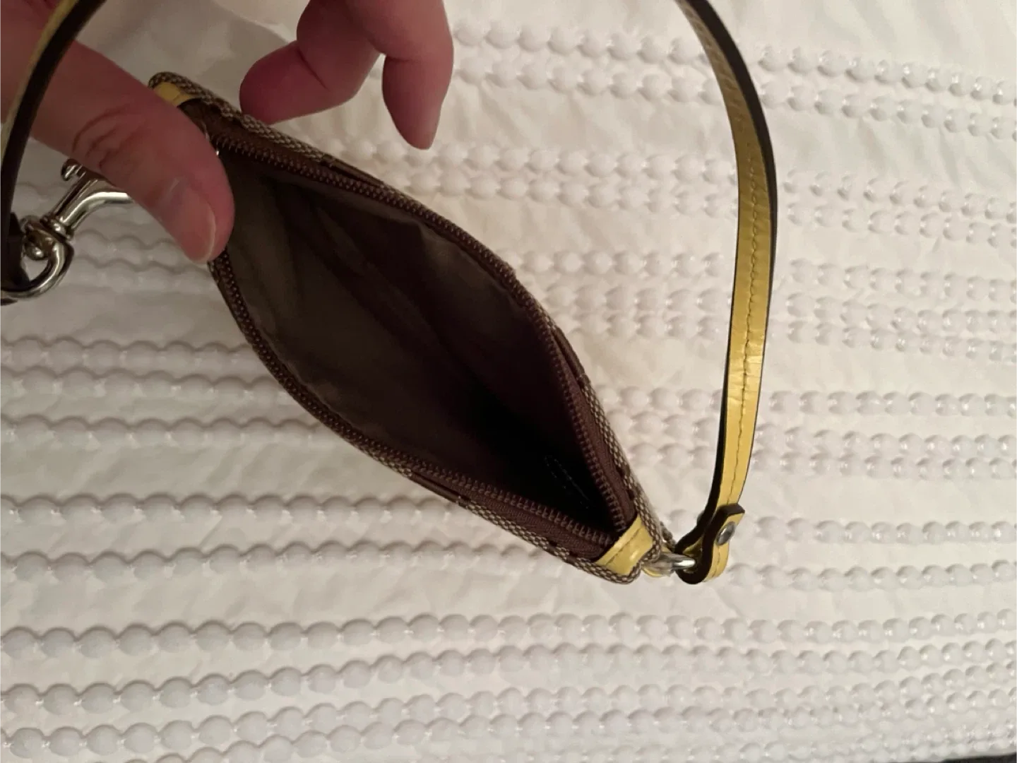 Coach Wristlet 🥕 image indicator(2)