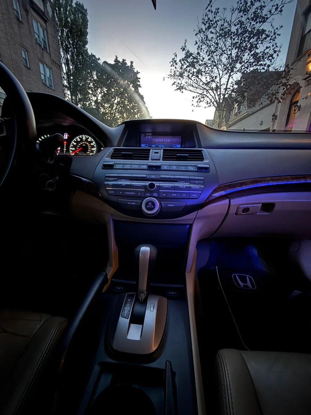 2010 Honda Accord EX-L V6 image indicator(3)