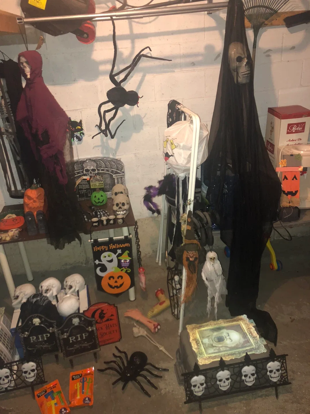 Halloween Decoration Lot thumbnail