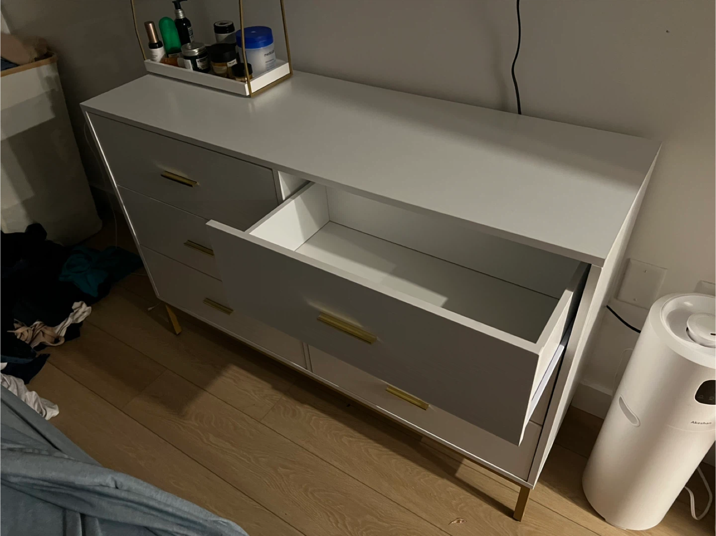 White 6-Drawer Dresser with Gold Accents - photo 2
