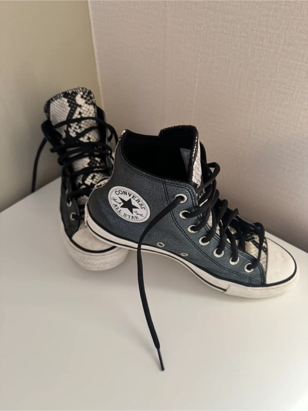 Converse All Star High Top - Women's Size 8 thumbnail