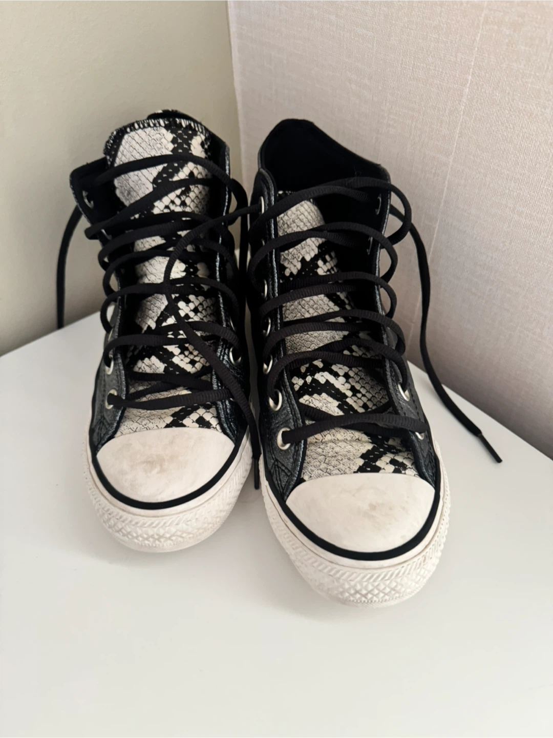 Converse All Star High Top - Women's Size 8 - photo 2