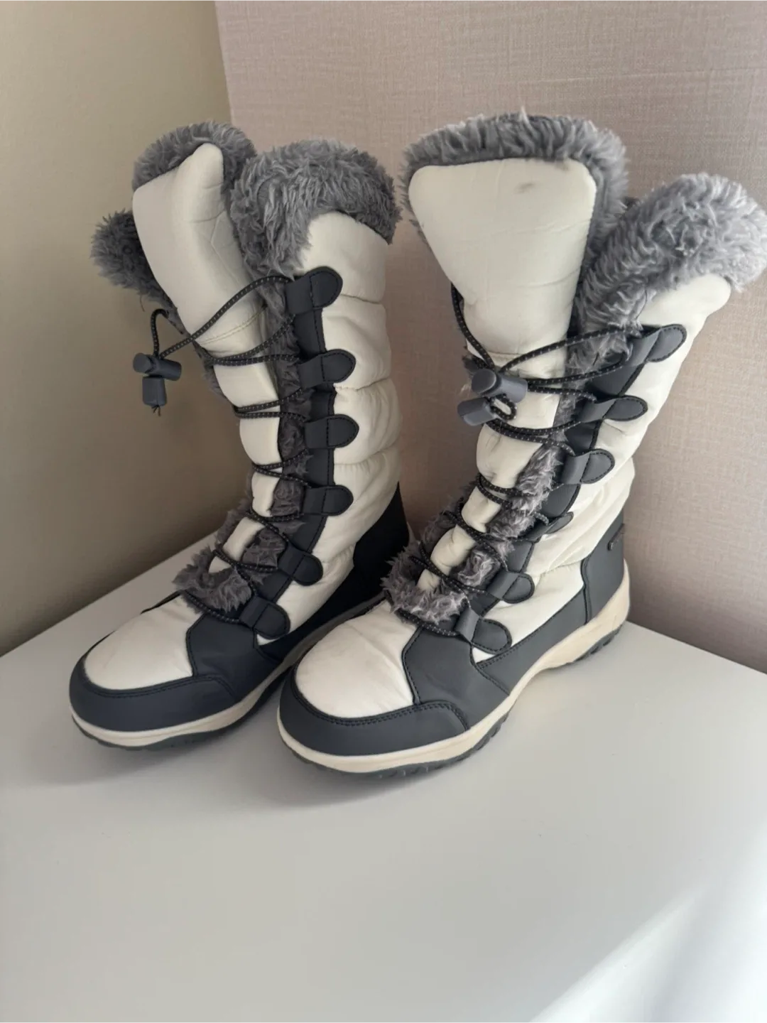 Woman’s Winter Boots - Size 8 thumbnail
