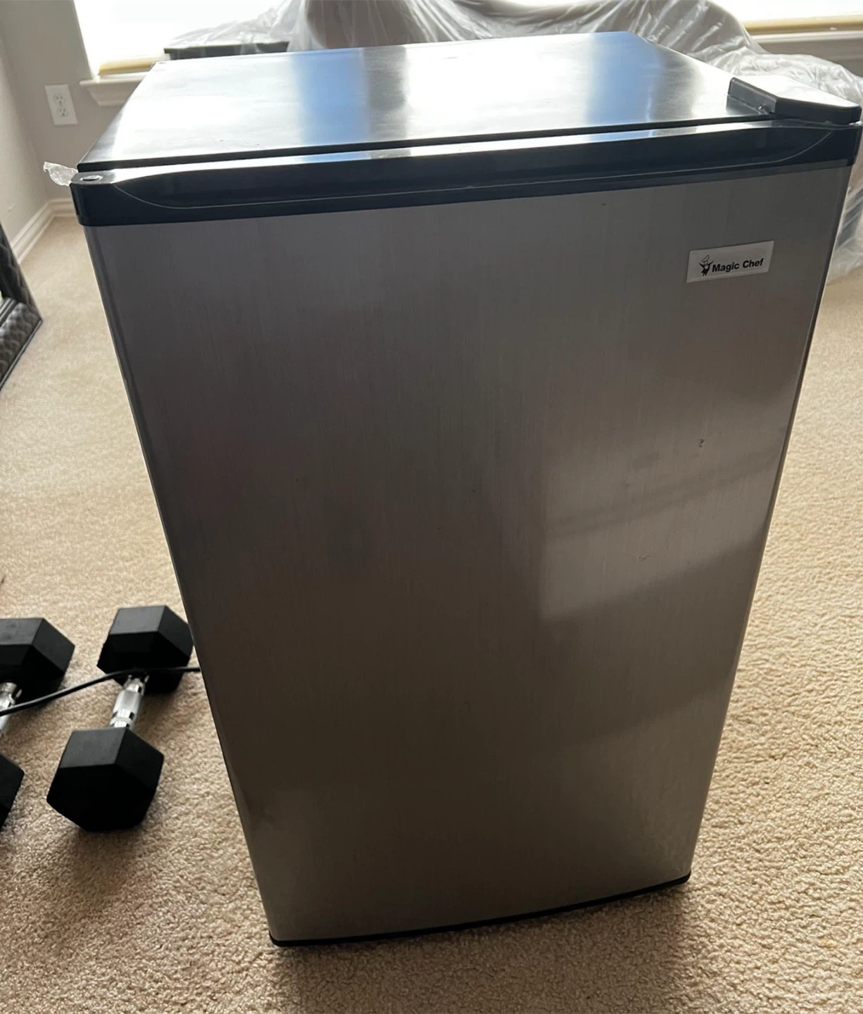 Magic Chef  Mini Fridge - photo 3