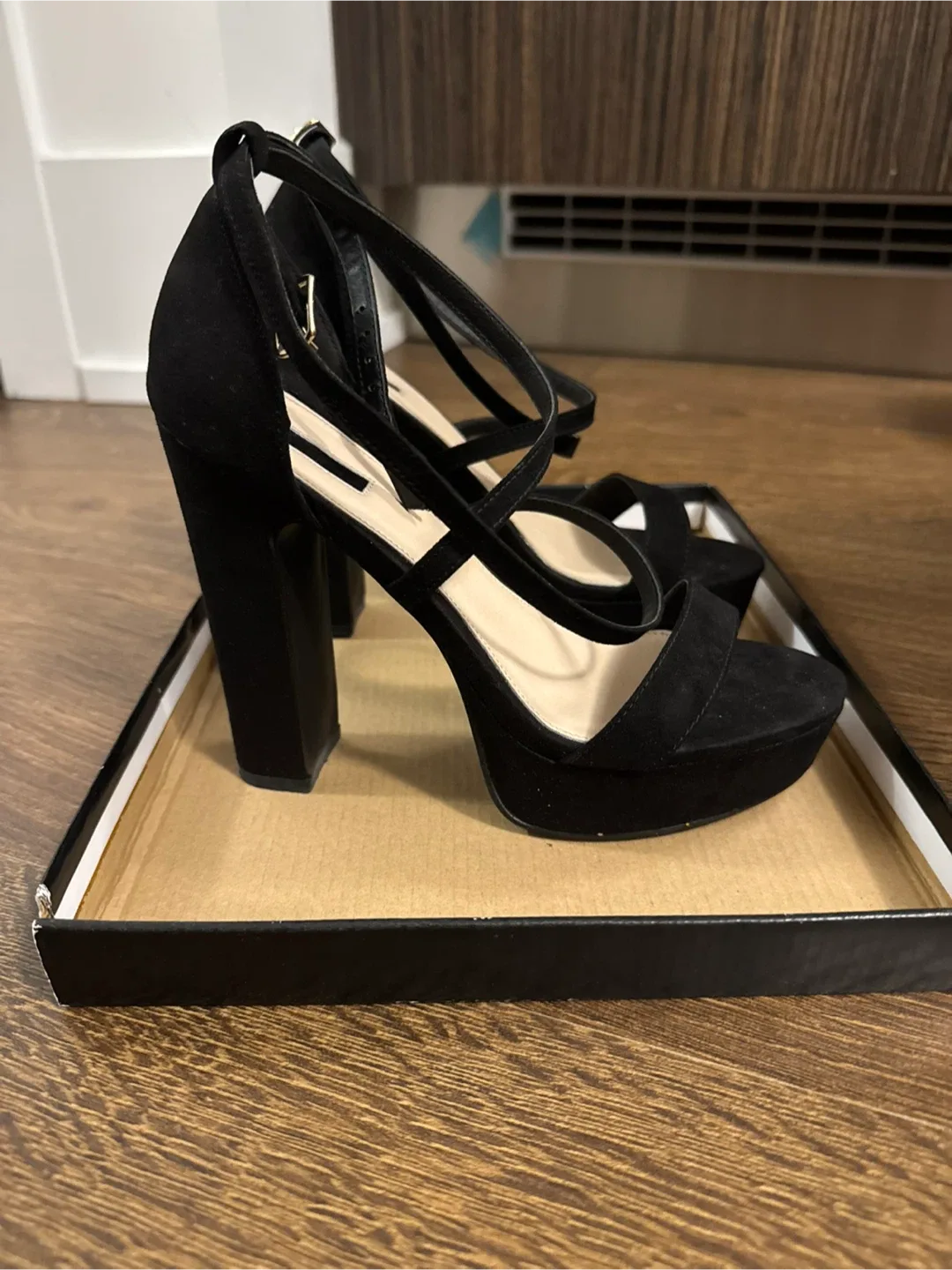 Forever 21 Black Platform Heels - 6 image indicator(2)