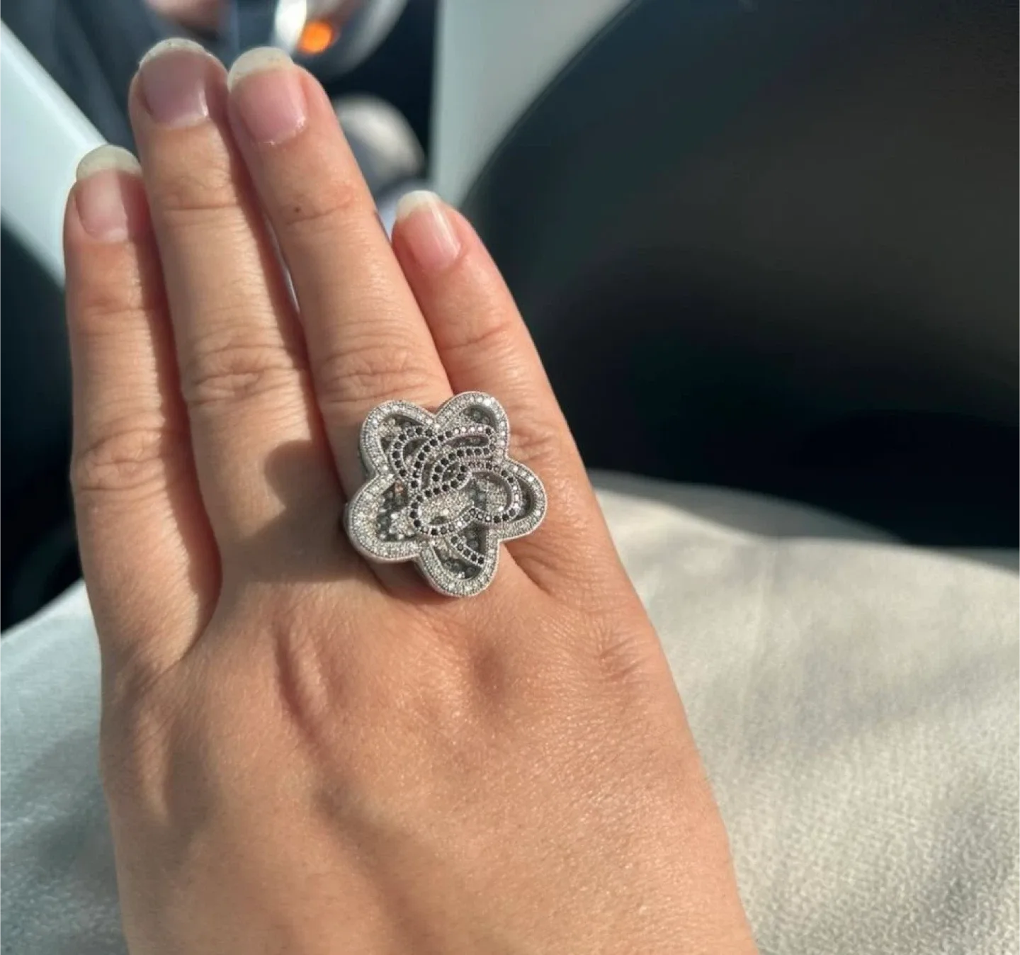 Flower Design Ring thumbnail