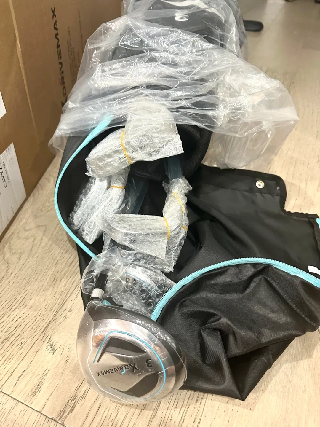 Vector+ Right Hand Golf Club Set (Blue) image indicator(8)