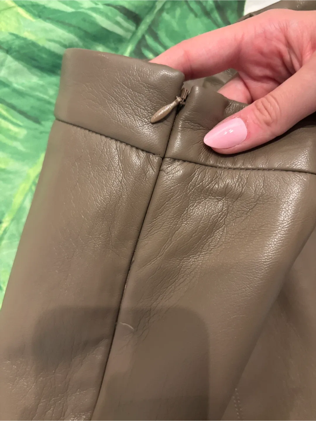 Wilfred Vegan Leather Skirt - Size 6 image indicator(4)