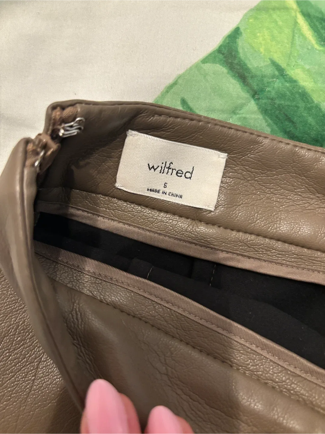 Wilfred Vegan Leather Skirt - Size 6 image indicator(3)